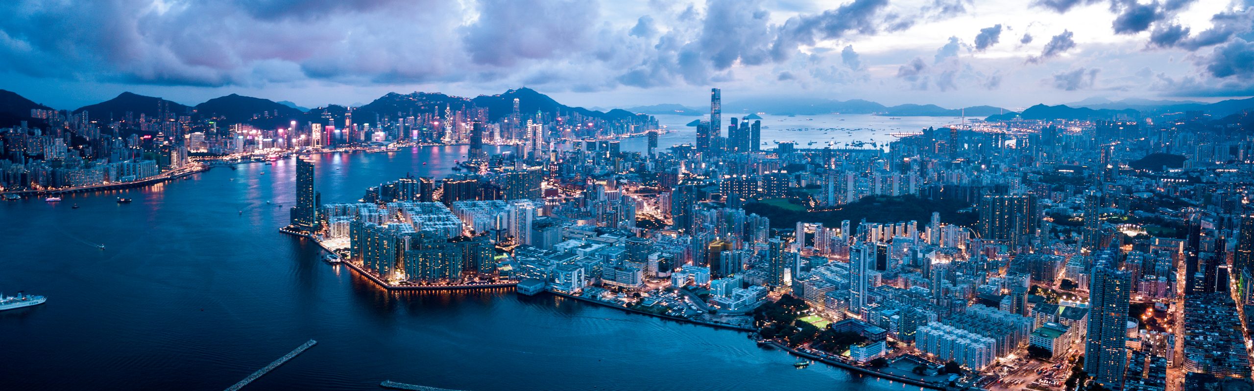 Hong Kong - Navsumo - Free Travel Planning - Photo Credit - Shutterstock - 2